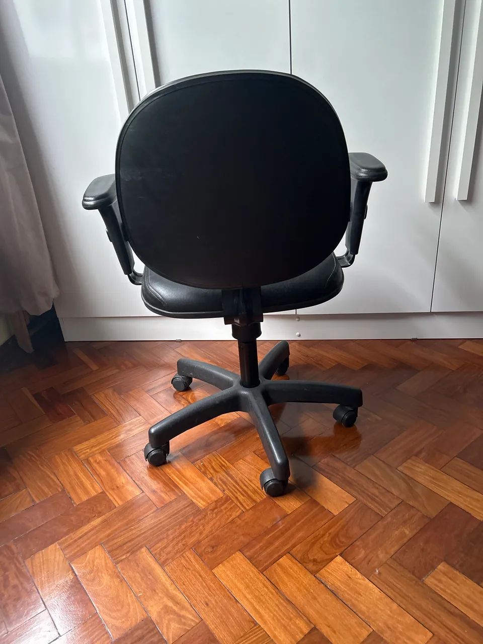 Cadeira de escritório com rodas - Foto 2