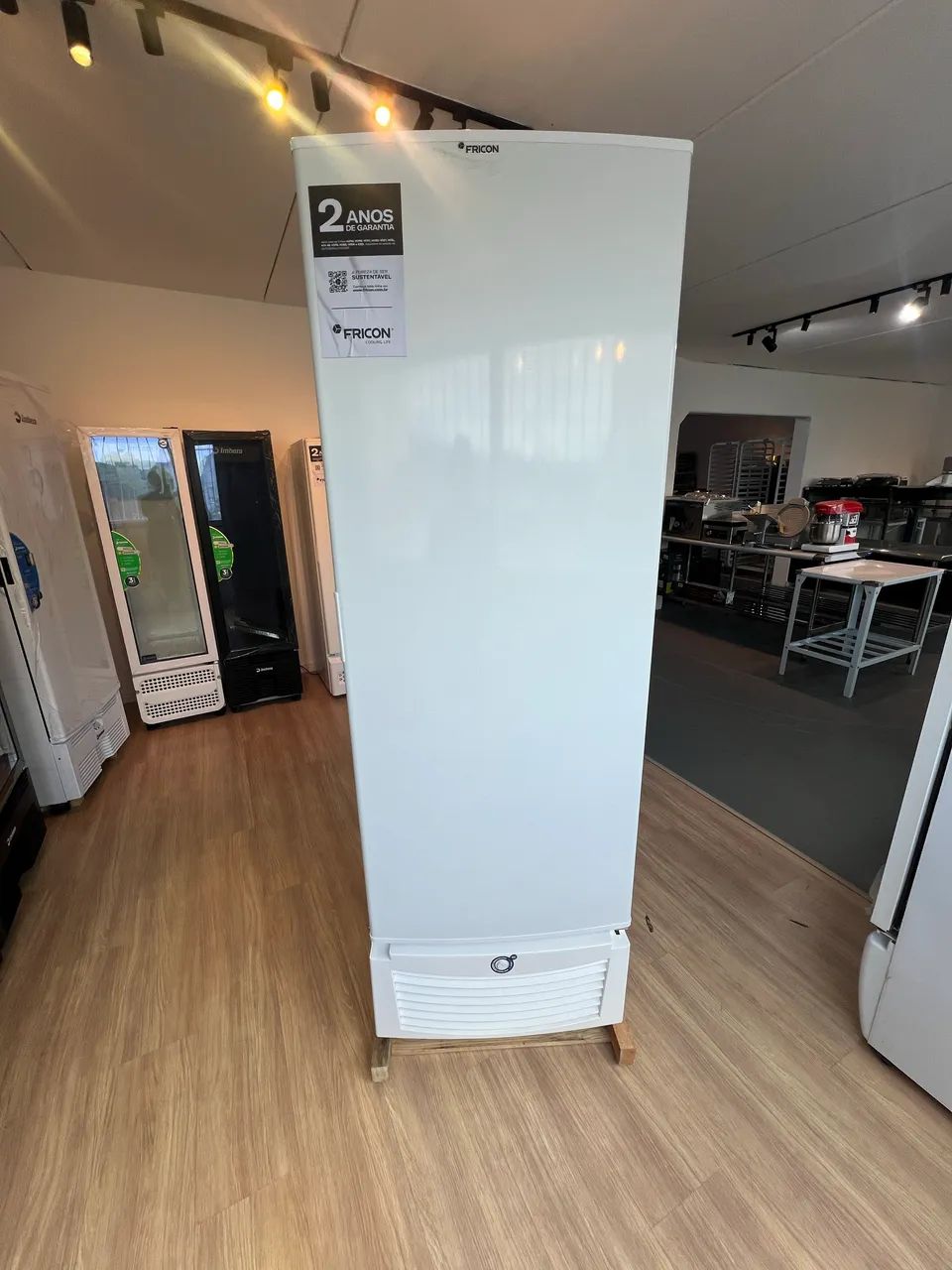 Freezer vertical porta sólida 569L dupla função - pronta entrega 