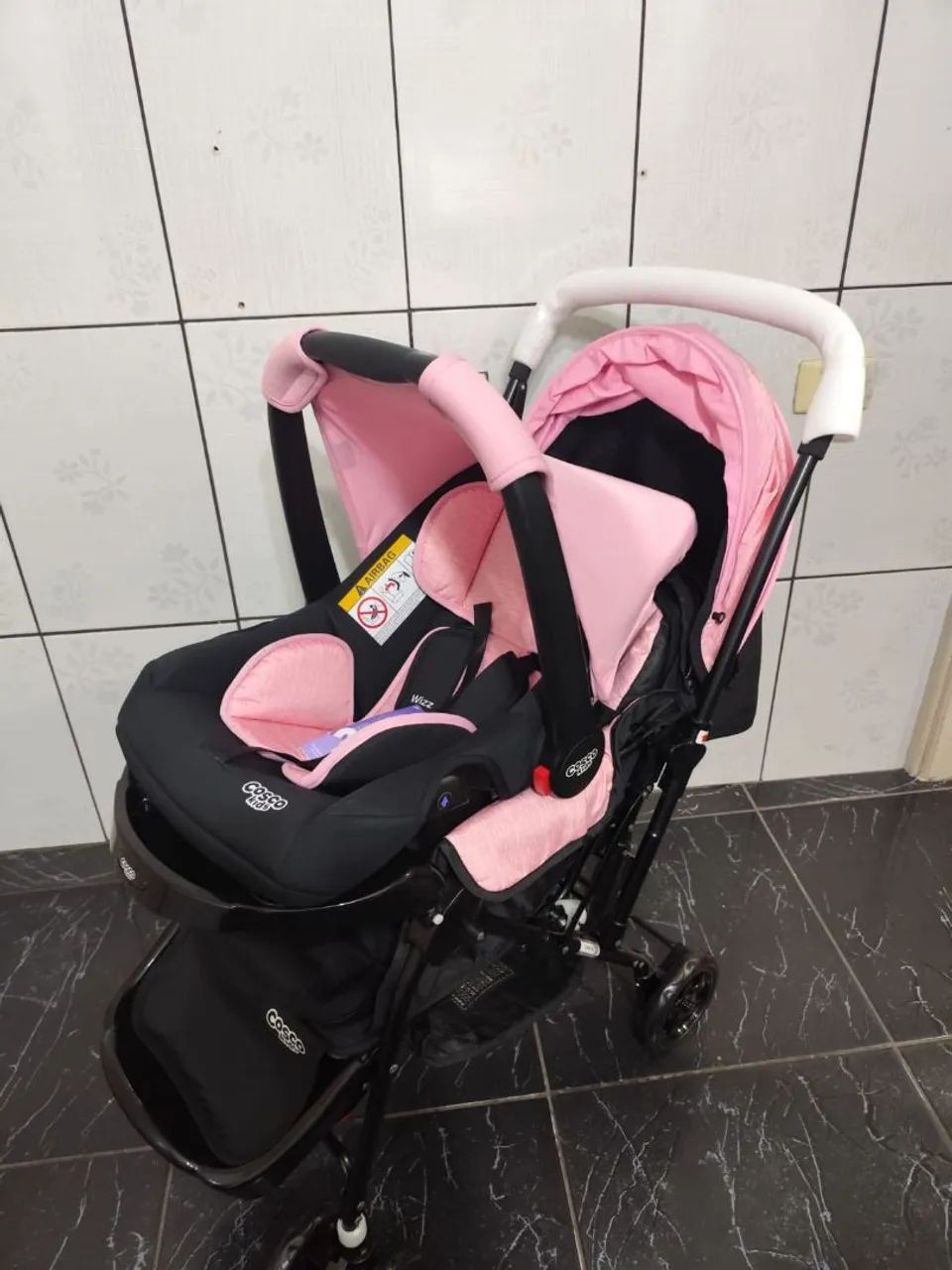 Vendo Carrinho de Bebê + Bebê conforto Cosco - Foto 2