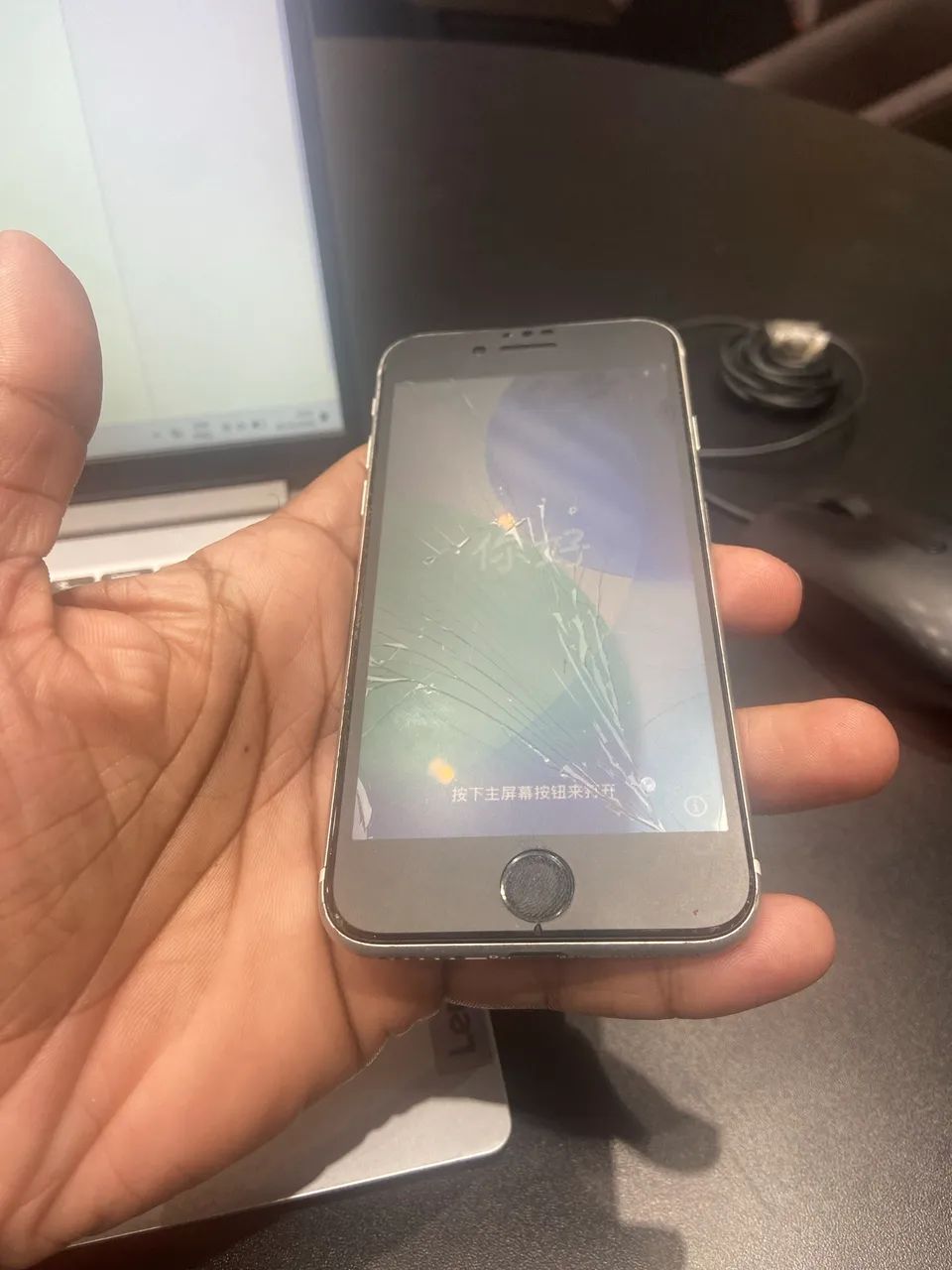 IPhone SE segunda geração  - Foto 3