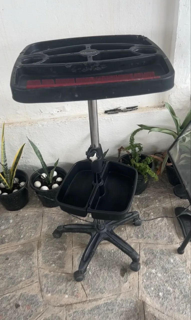 Carrinho auxiliar salão