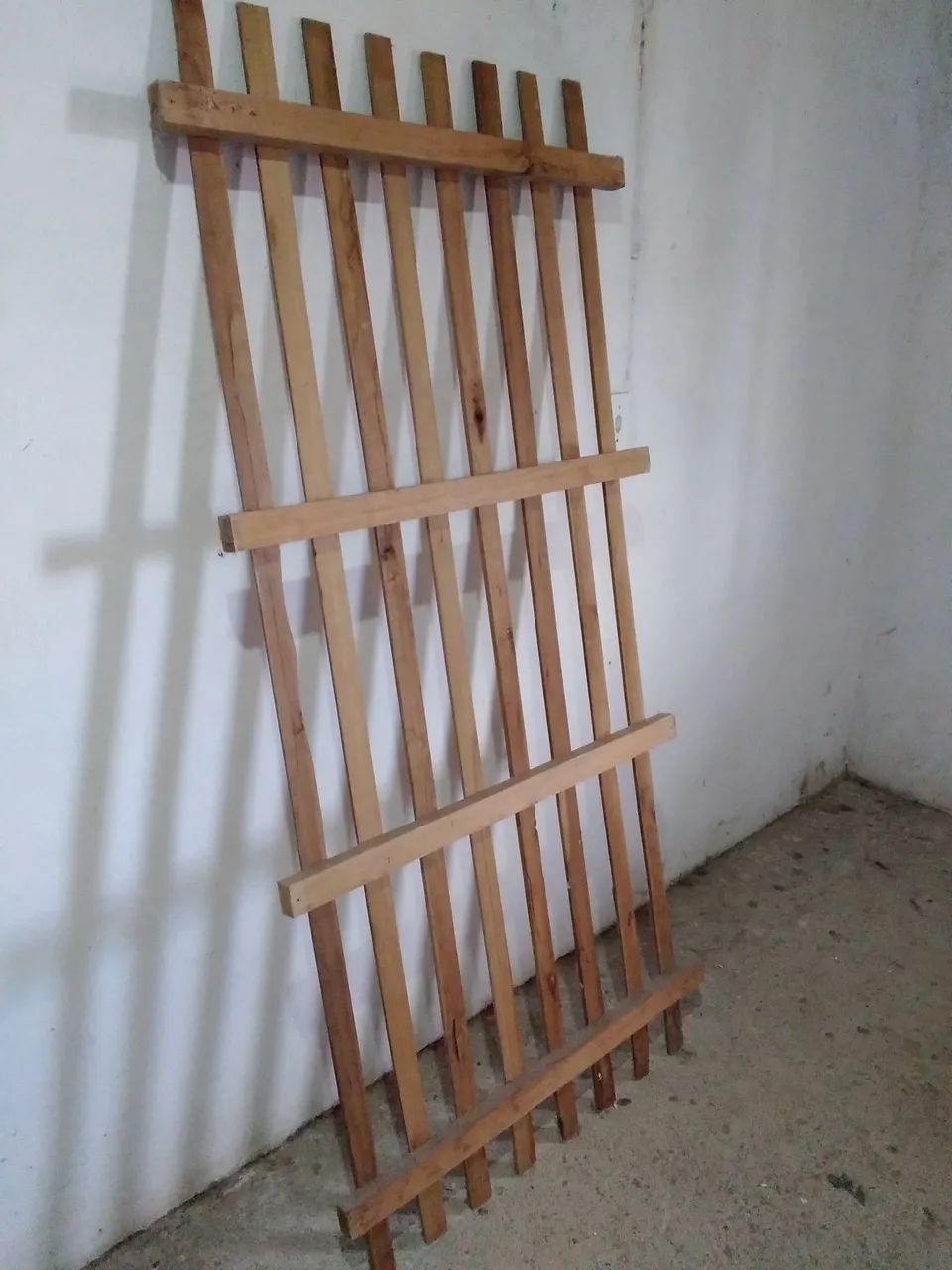 2 Estrados de Cama em Ótimo Estado - Aproveite! - Foto 3