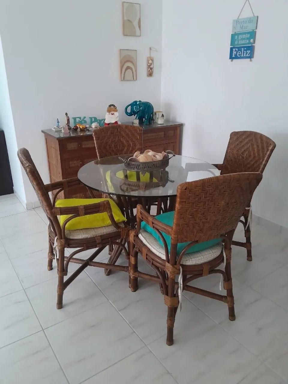 Mesa de jantar ou cozinha com 4 cadeiras