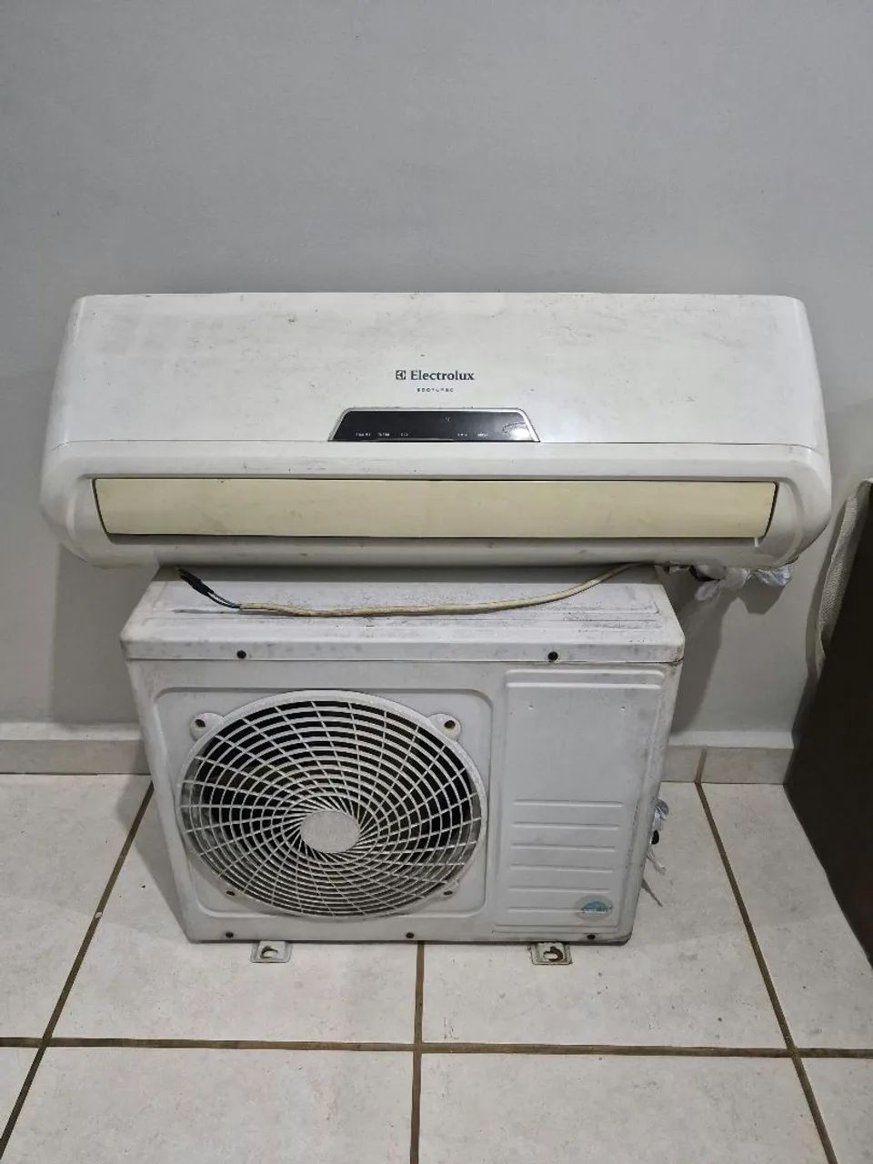 Split Electrolux 9mil btus.