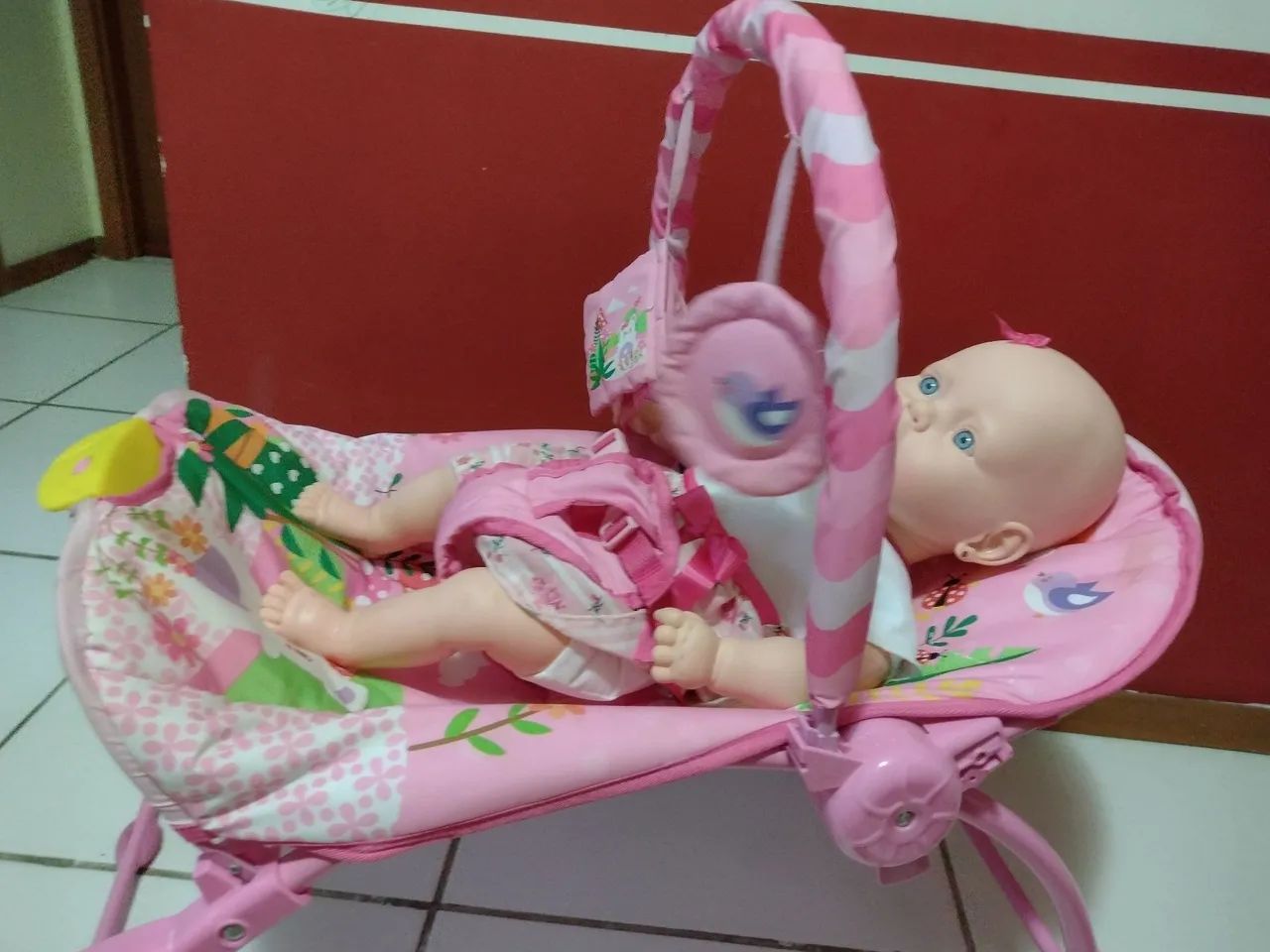 Cadeirinha vibra e toca - Foto 5