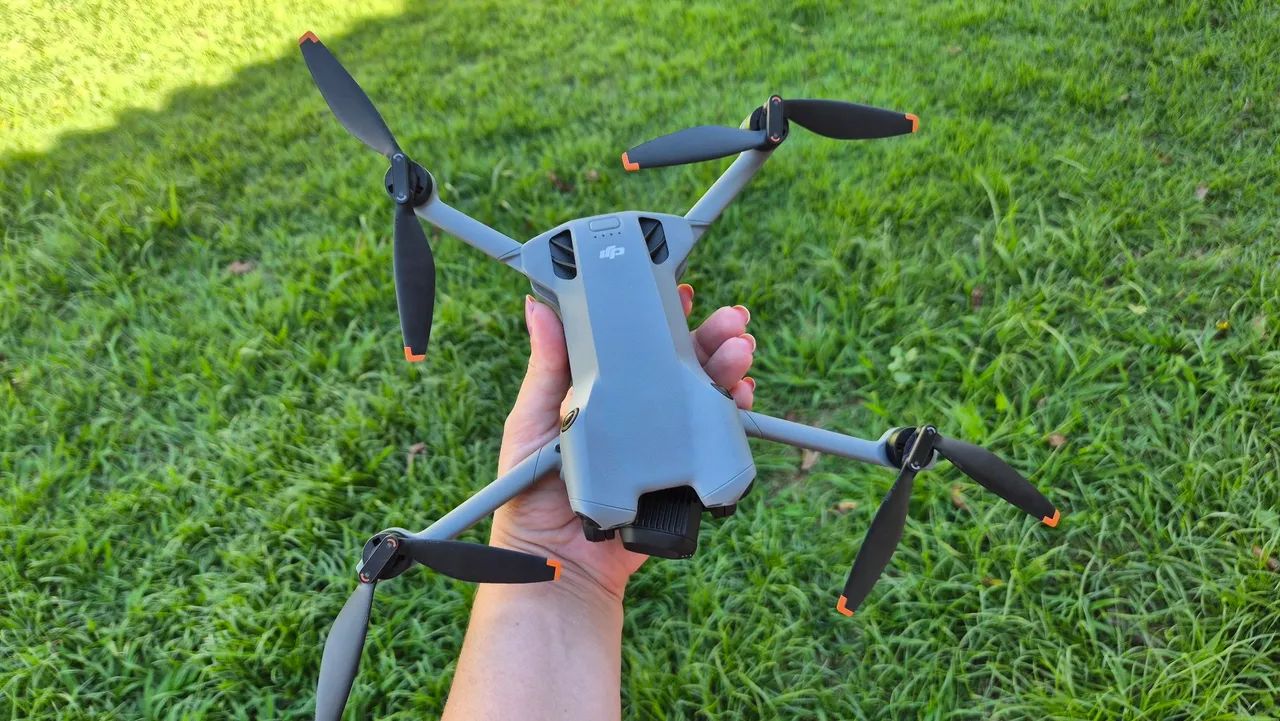 DJI Mini 5 pro, controle com tela e 3 baterias plus - Foto 2