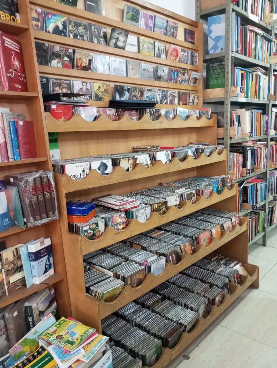 Vende-se acervo - Foto 2