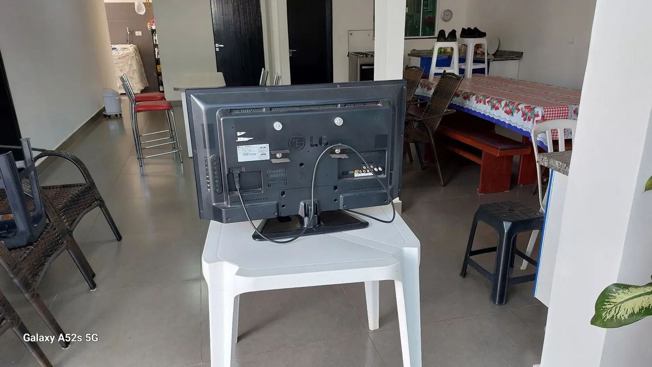 Uma ótima tv LG 32 polegada valor 380,00 - Foto 3