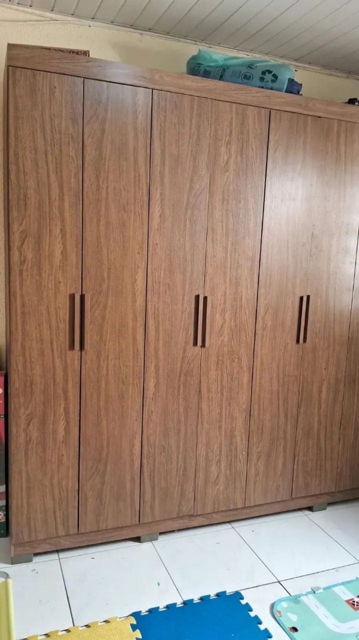 Guarda roupa 8 portas 