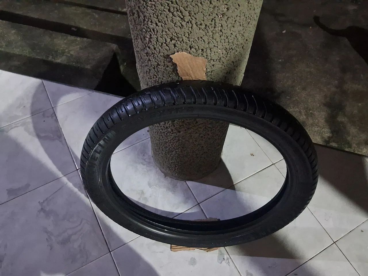 Pneu 80/100-18,dianteiro,sem câmara,michelin - Peças para motos