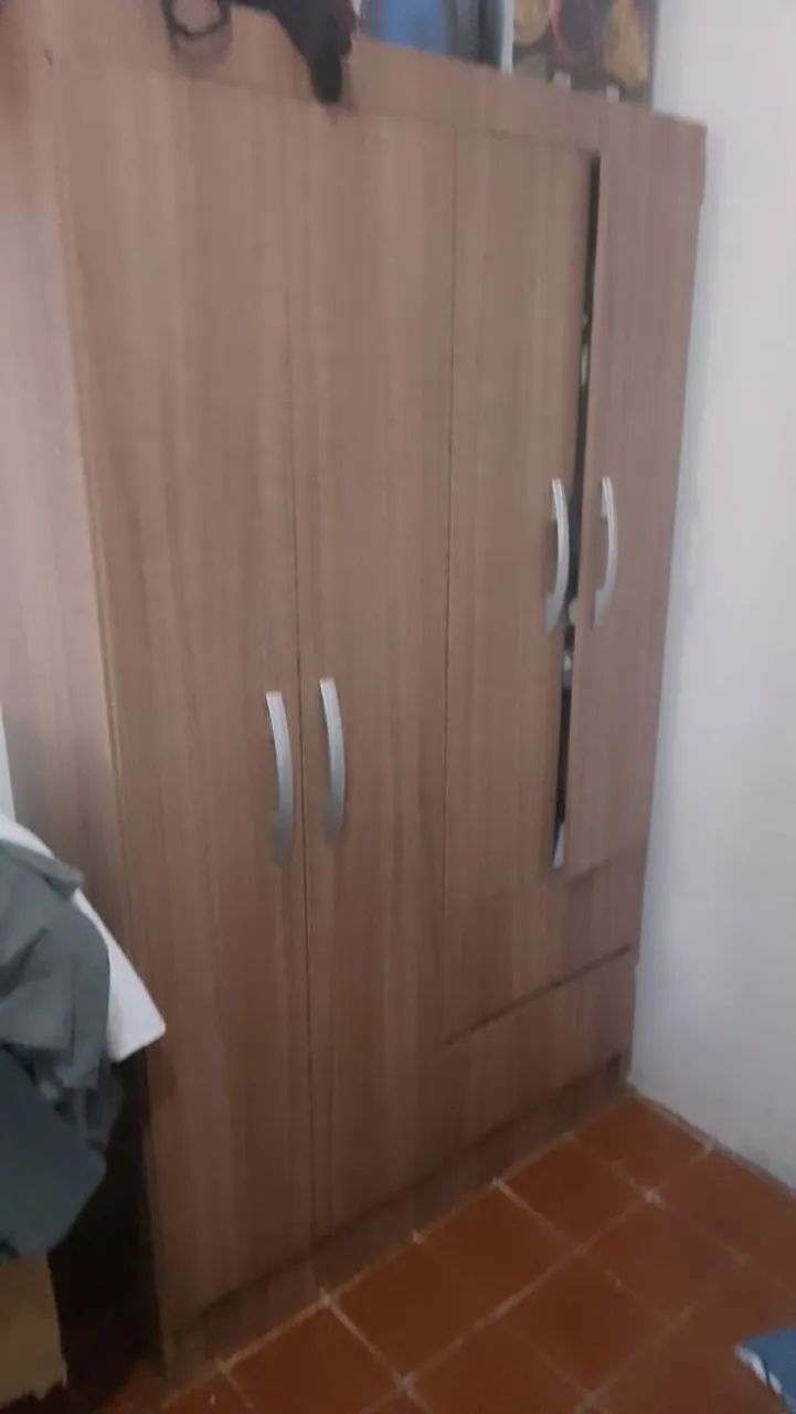 Guarda roupa 4Portas bem conservado semi novo 2 meses Uso !!! - Foto 4