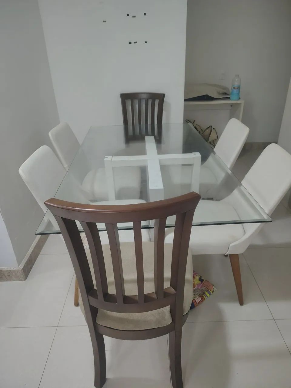 Mesa com 6 cadeiras 