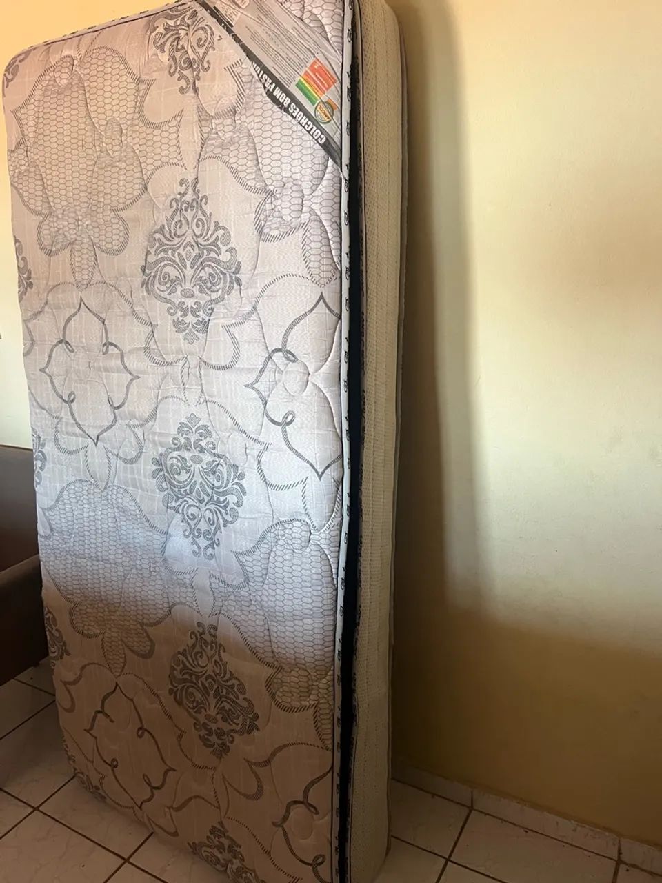 Vendo Colchão de solteiro + Base - Foto 3