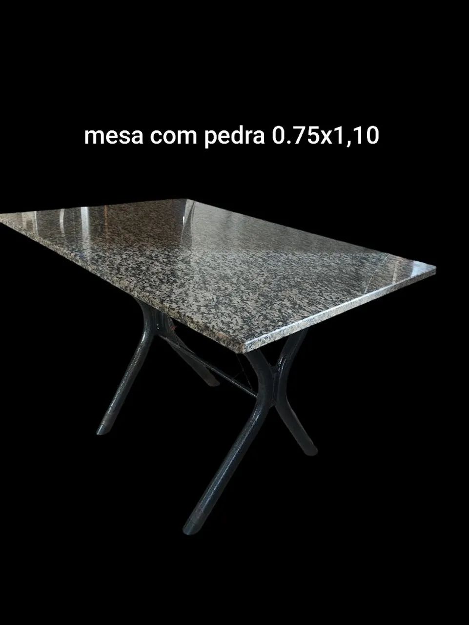 Mesa com pedra 