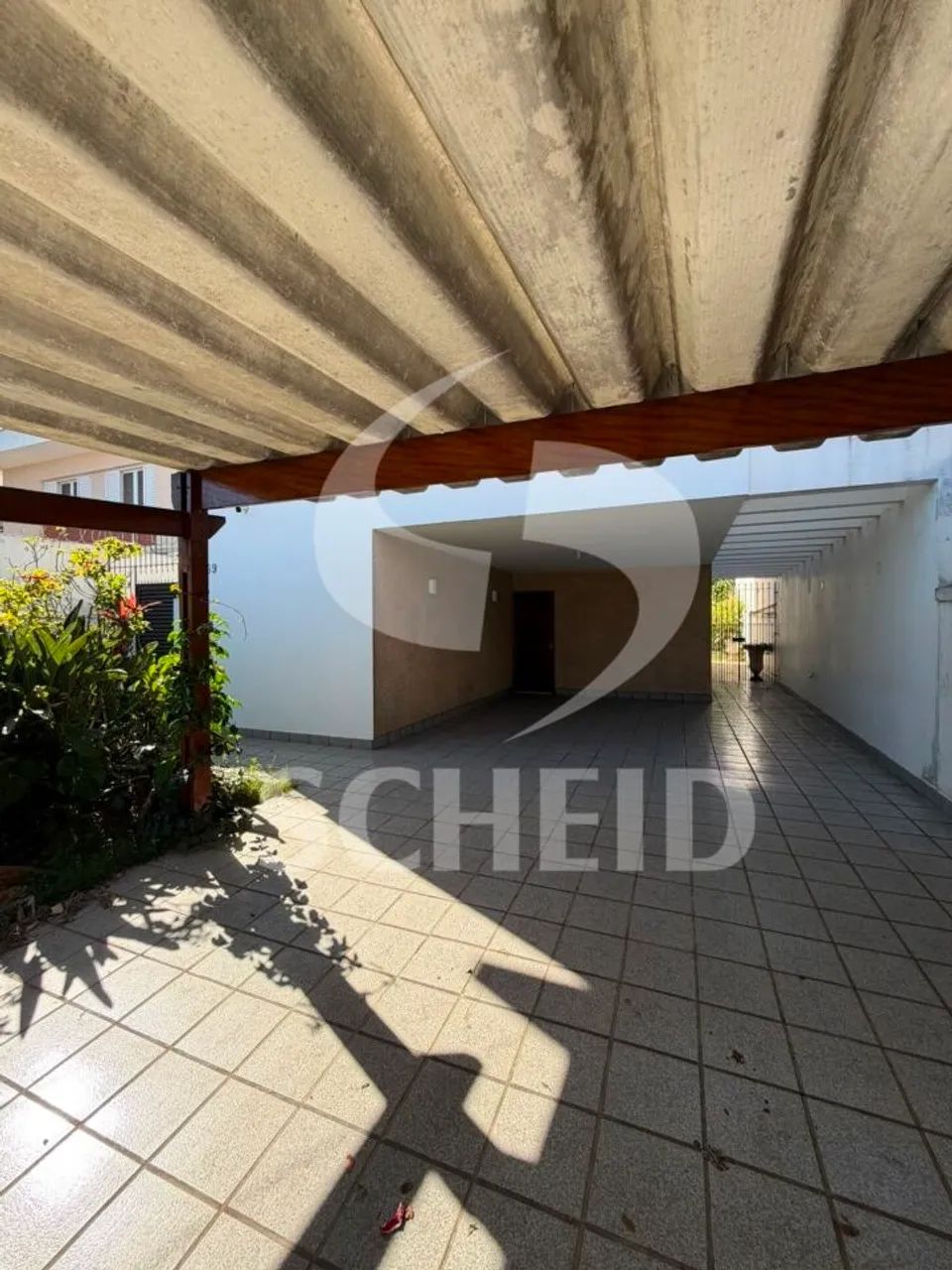 Casa térrea á venda com 4 dormitórios, sendo 1 suíte. - Foto 2
