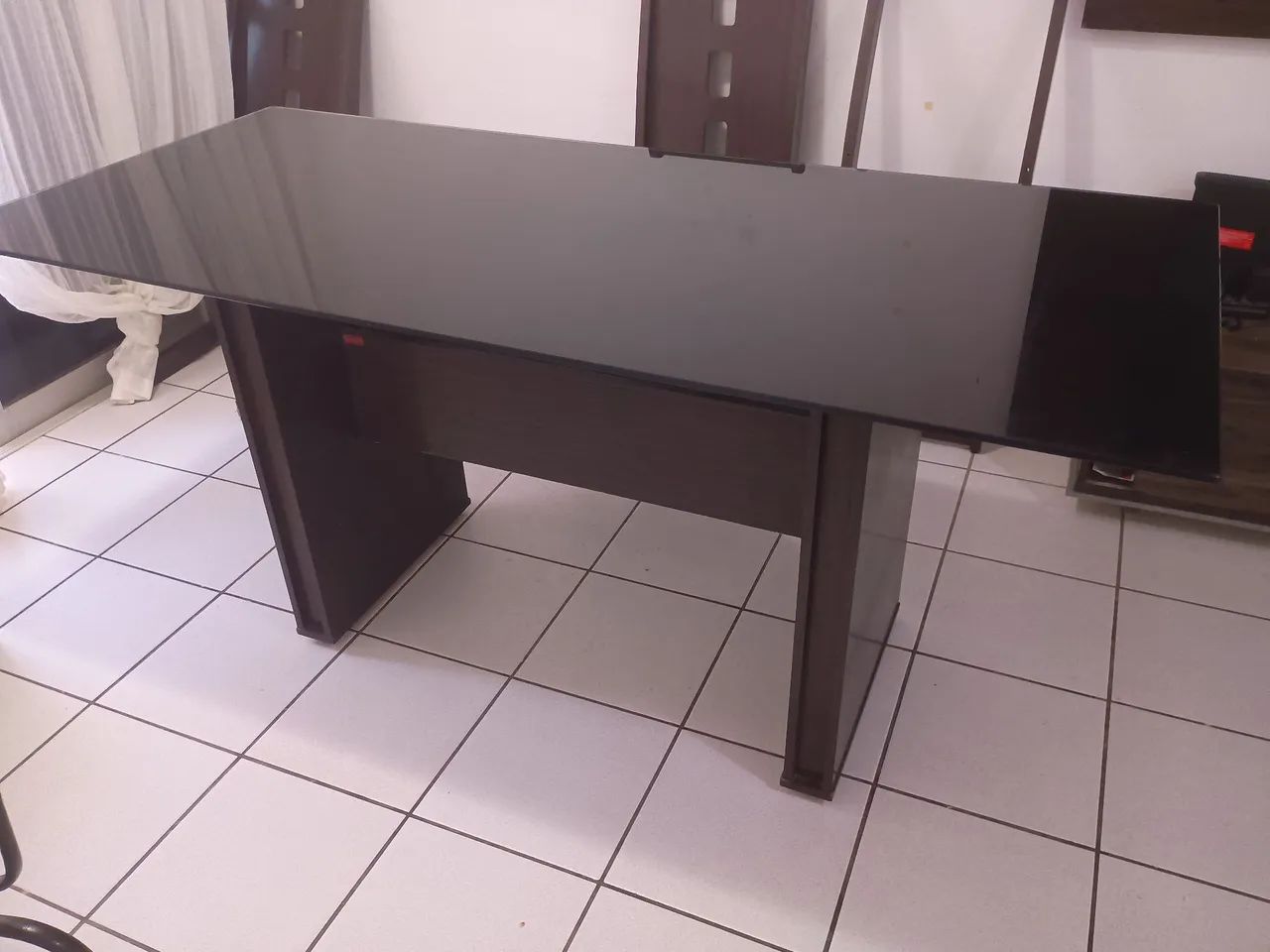 Mesa 06 Lugares com Tampo de Vidro - Foto 3