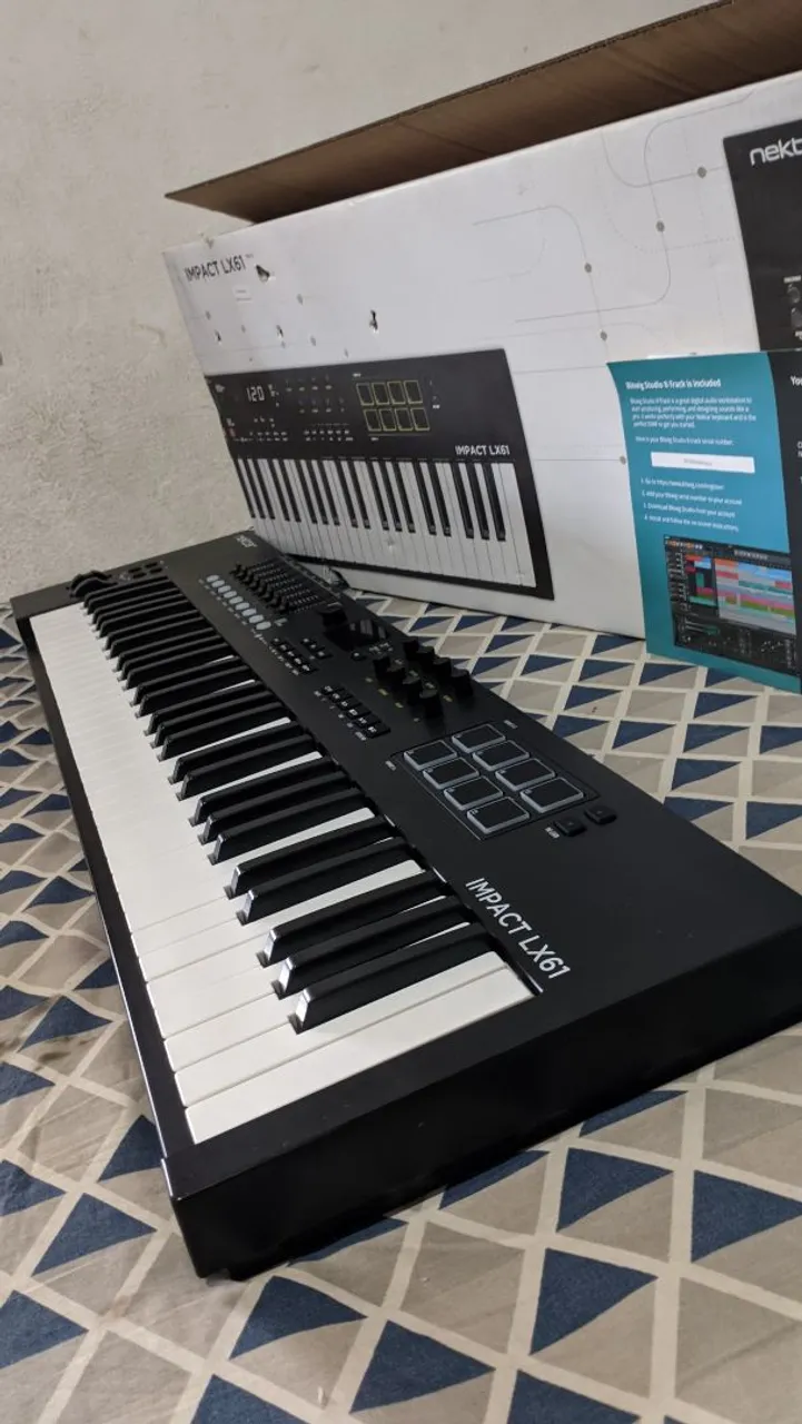 KORG KROME 61 IMPECÁVEL - Instrumentos musicais - Paço do Lumiar
