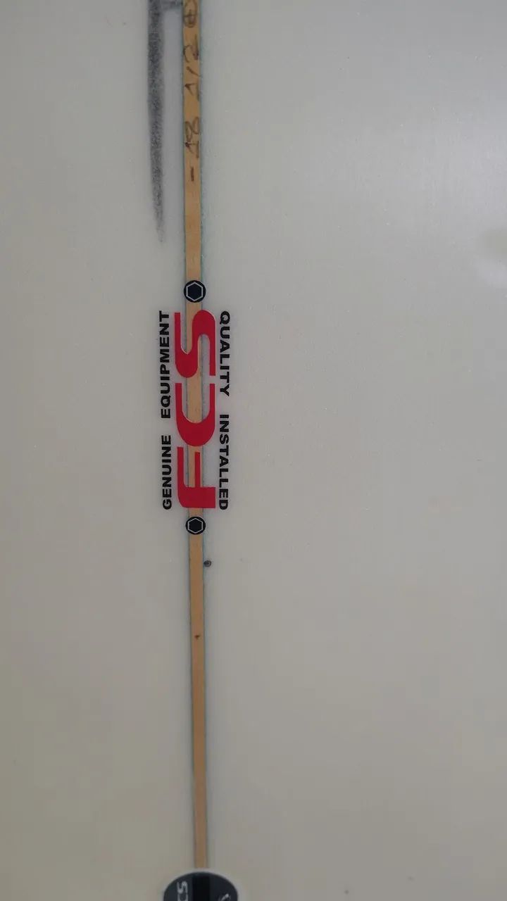Prancha de Surf Ricardo Martins 6'2 (Triquilha FCS) + Deck + Quilhas de Brinde - Foto 6