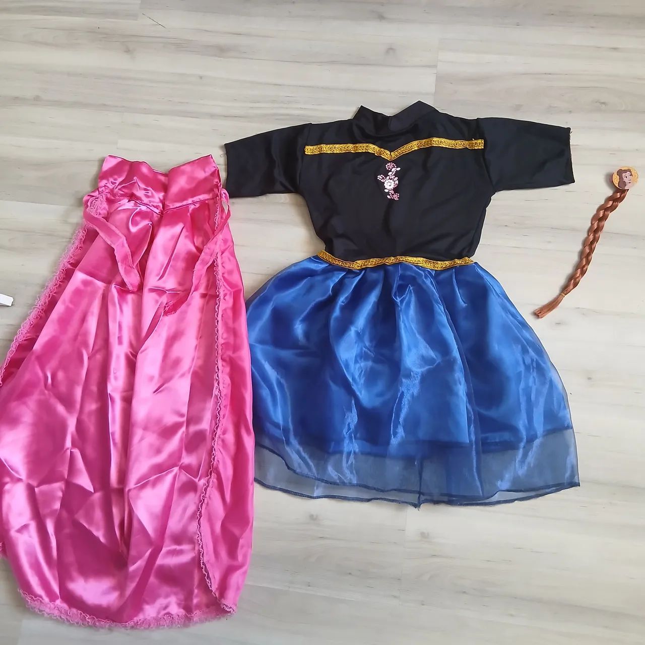 Fantasia  Vestido Ana da Frozen tamanho 5 a 6 anos - Foto 4