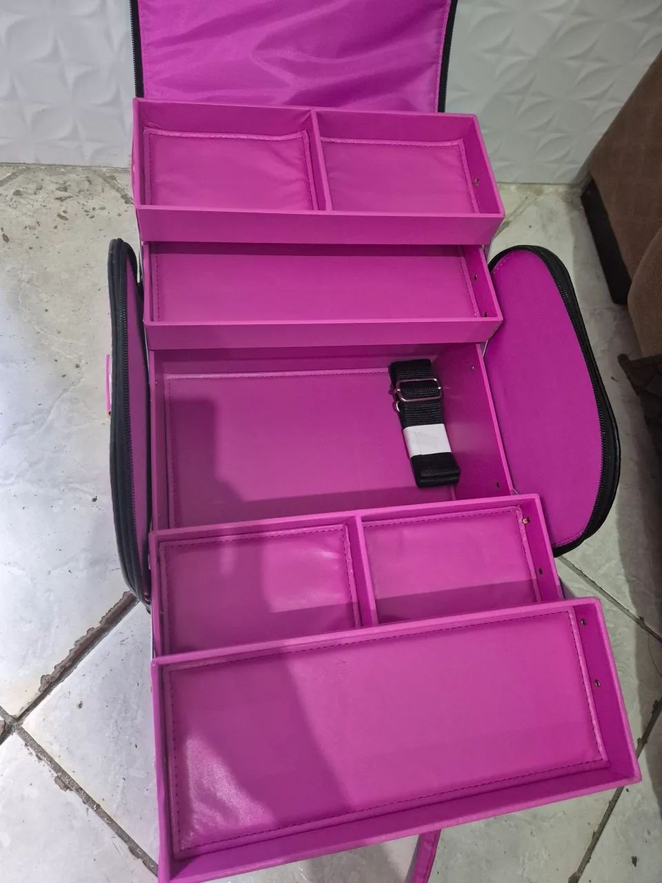 Maleta de Maquiagem / AVON - Foto 4