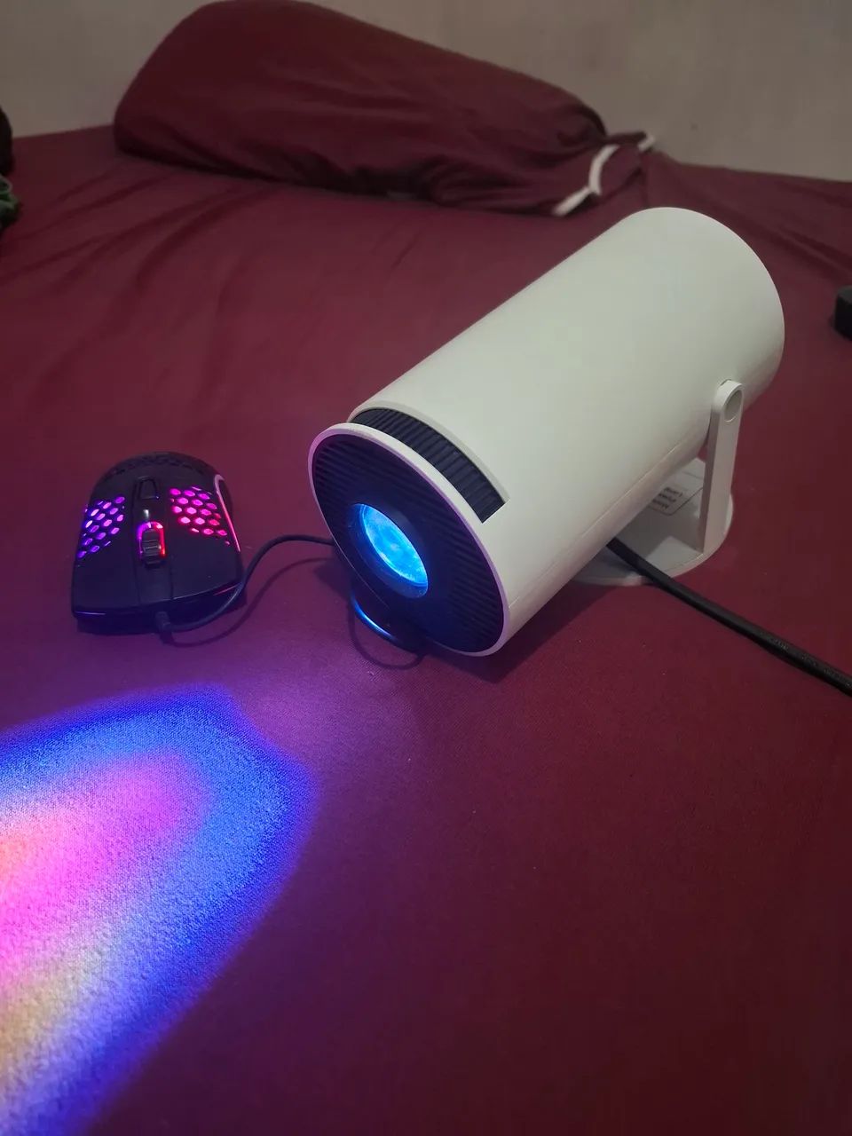 Projetor Smart HY300 Android 11 + Wi-Fi e Bluetooth - Semi Novo  - Foto 2