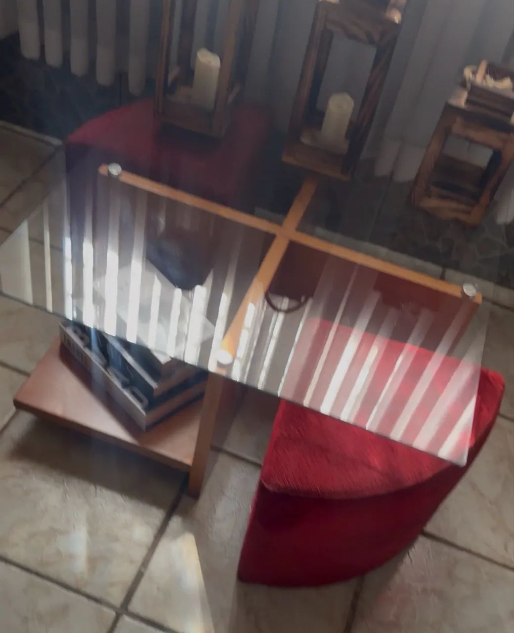 Mesa de centro com dois pufis um luxo madeira maciça - Foto 3