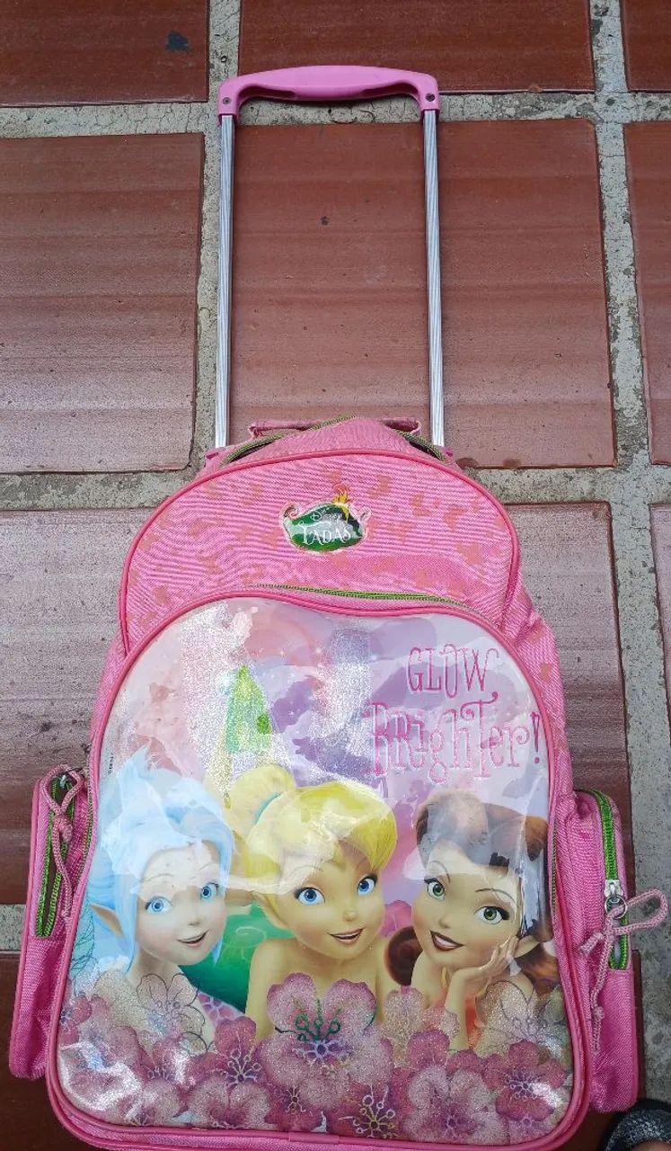 Mochila rodinhas Princesas da Disney  - Foto 2