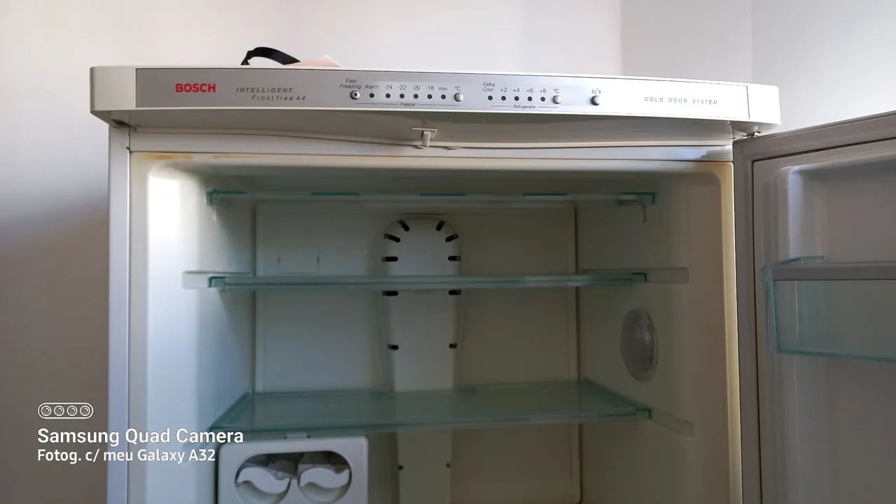 Vendo geladeira dúplex bosch com defeito  - Foto 3