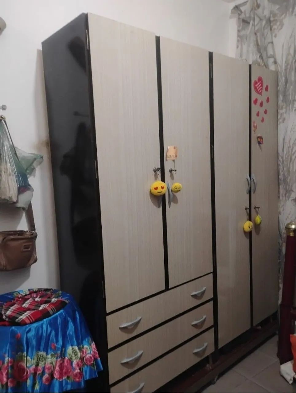 Guarda roupa casal madeira .750,00