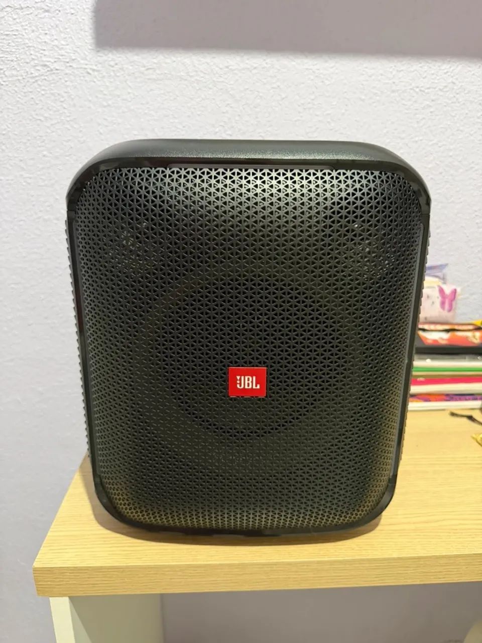 JBL PARTY BOX ENCORE COM MICROFONE 