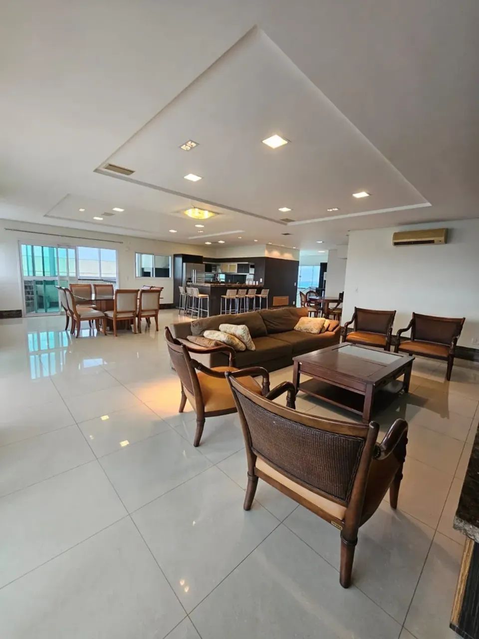 VENDO COBERTURA DUPLEX NO EDIFÍCIO RIVIERA