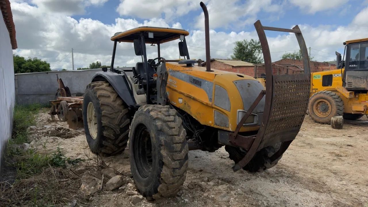 TRATOR BM 125i