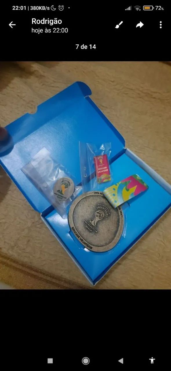 MEDALHA E BOTONS DA COPA DO MUNDO BRASIL 2014 TUDO ZERO NA EMBALAGEM 