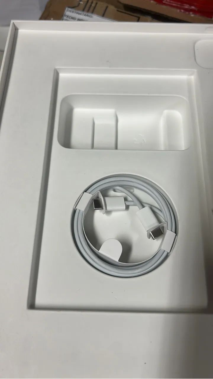Vendo IPad Pro 11 3 geração 128Gb Prata com problema na tela - Foto 2