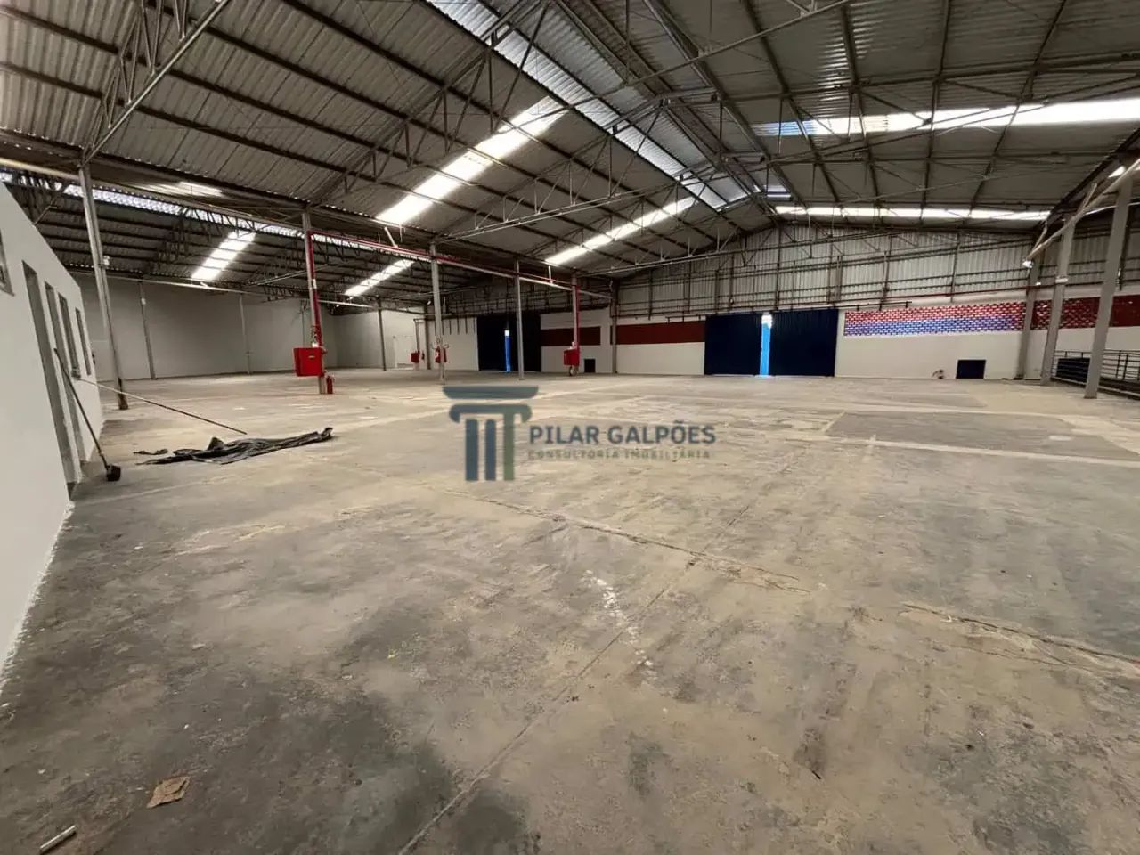 Galpão com docas e 1.414 m² de ABL - Foto 2
