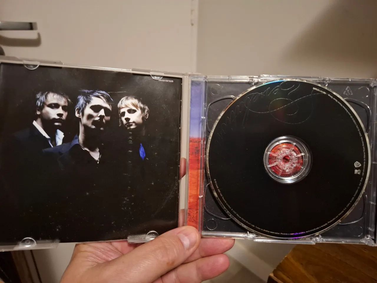 CD + DVD Muse - Black Holes and Revelations - Foto 3