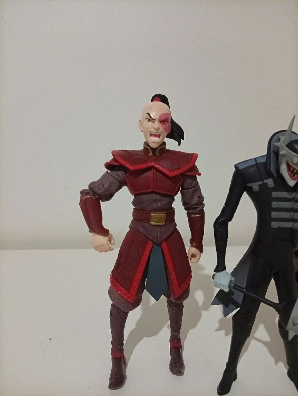Combo Action Figures Originais: Zuko, Batman Que Ri e Capitão Jack Sparrow ? - Foto 4