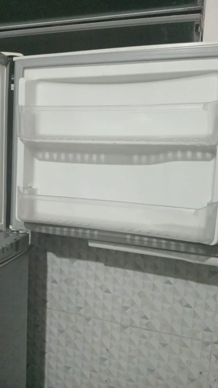 Geladeira Brqstemp muito nova - Foto 2