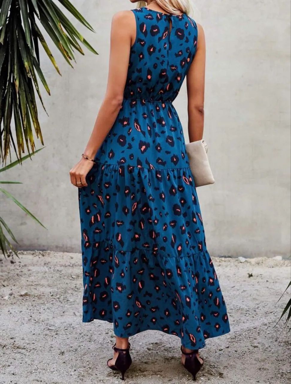 Vestido longo estampa de onça 