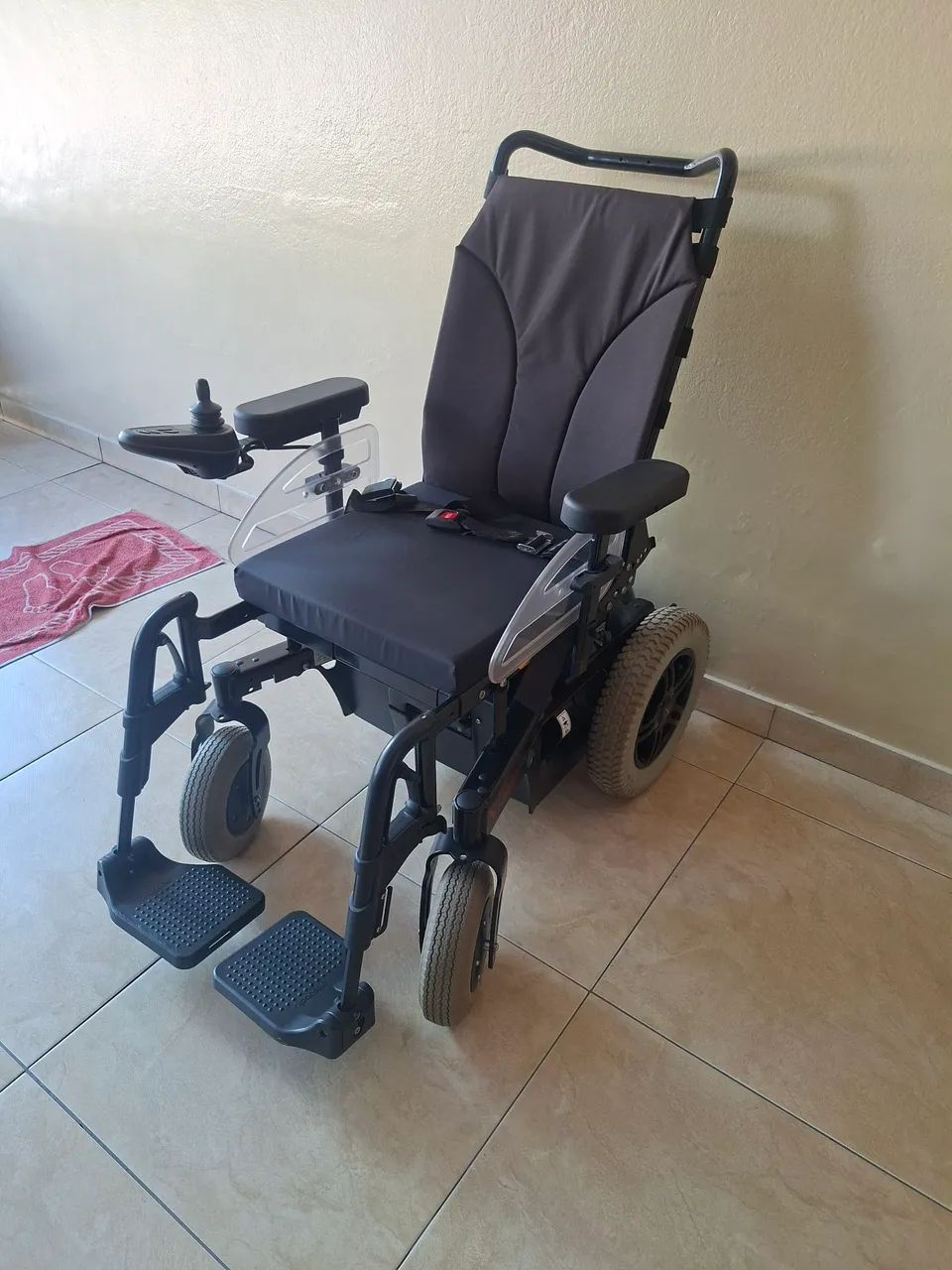Cadeira de rodas motorizada  - Foto 2