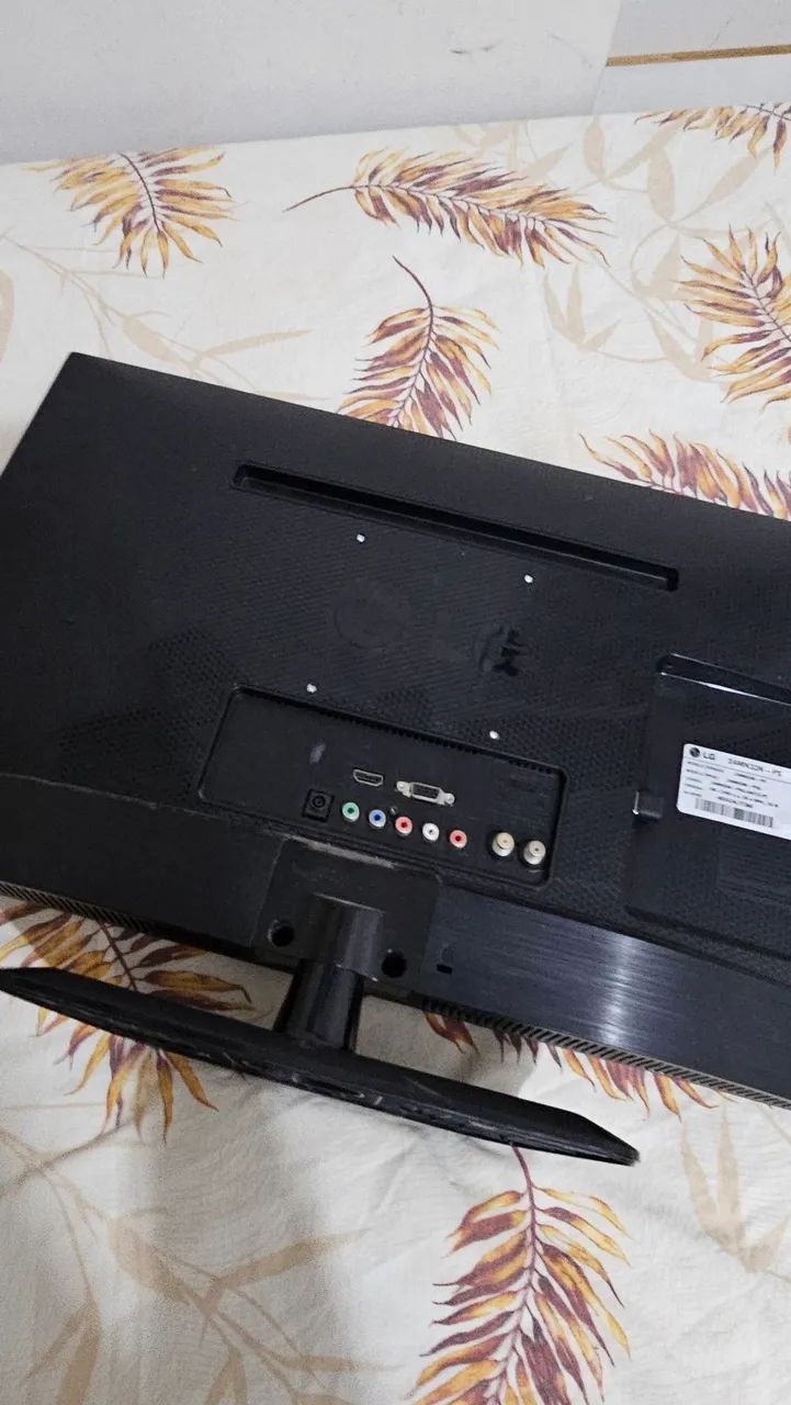 TV LG 24 polegadas tela danificada - Foto 3