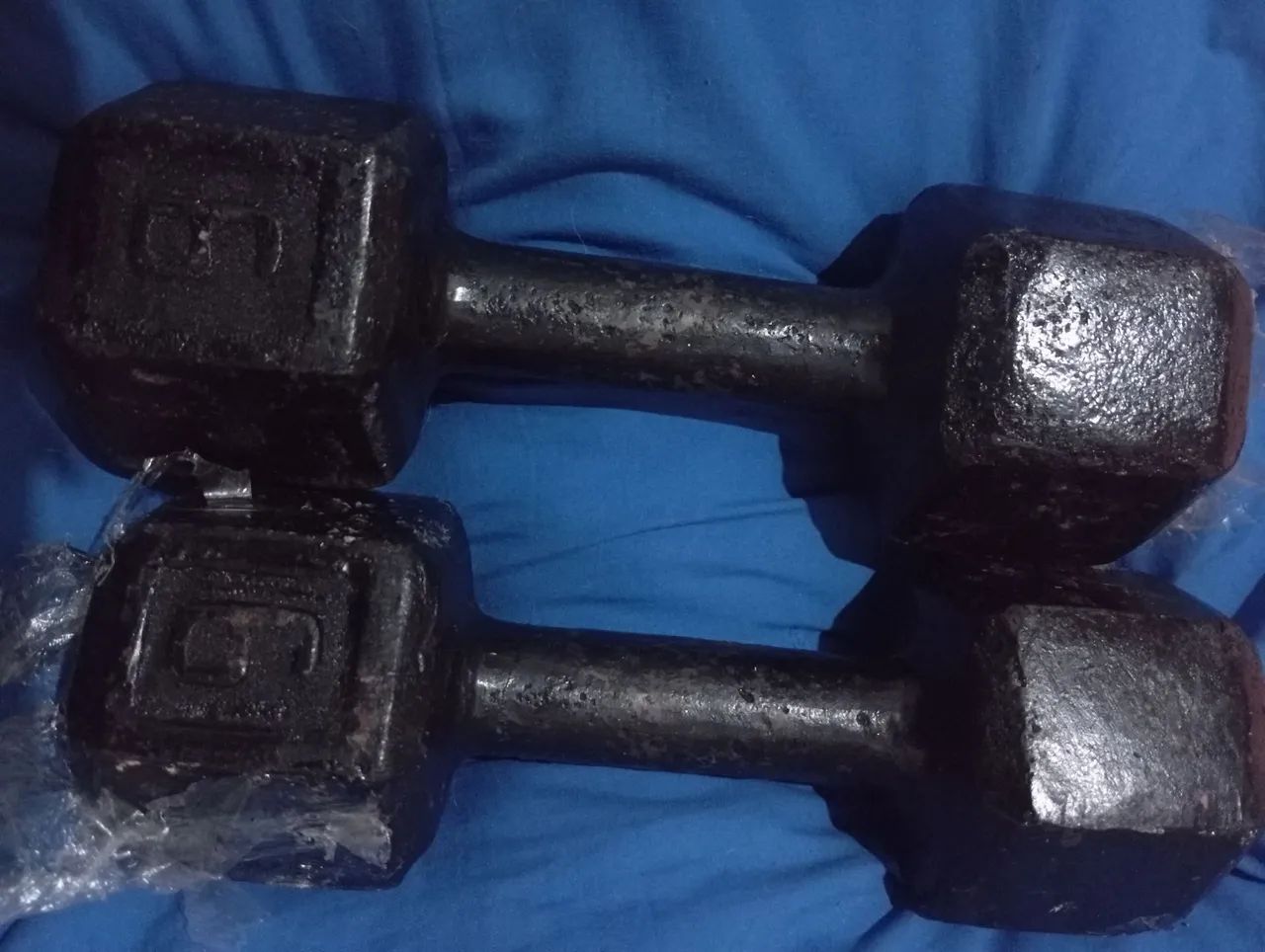 Halteres, pesos 6 kg.  Os 2 por 100 - Foto 5