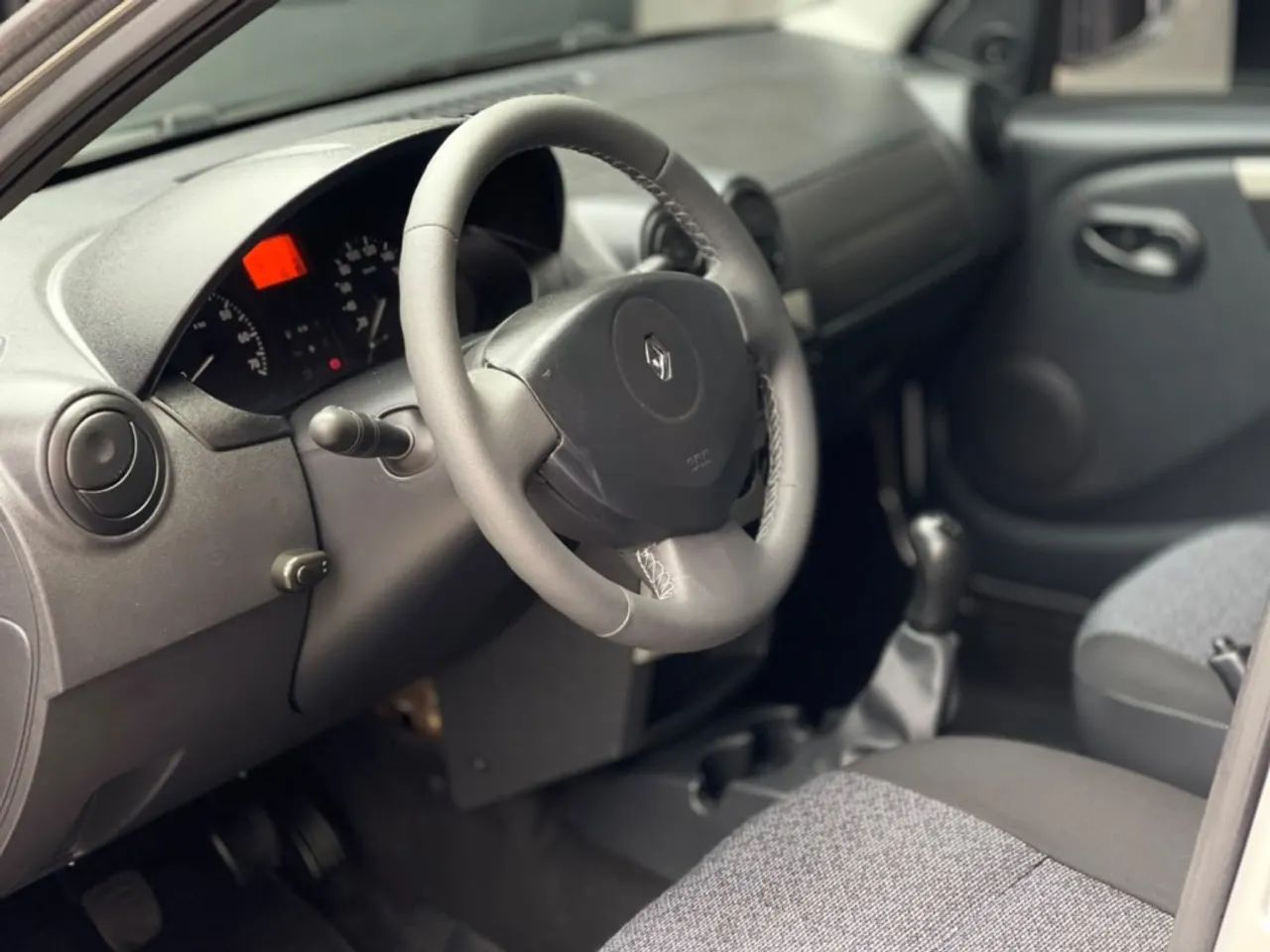 Renault Logan Expression Flex 1.6 16V 4P 2009 - Foto 4