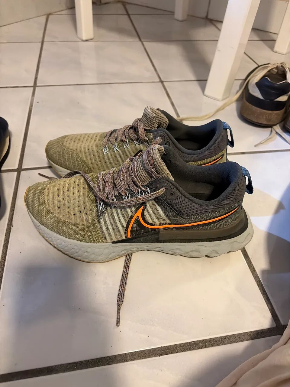 Tênis Nike React