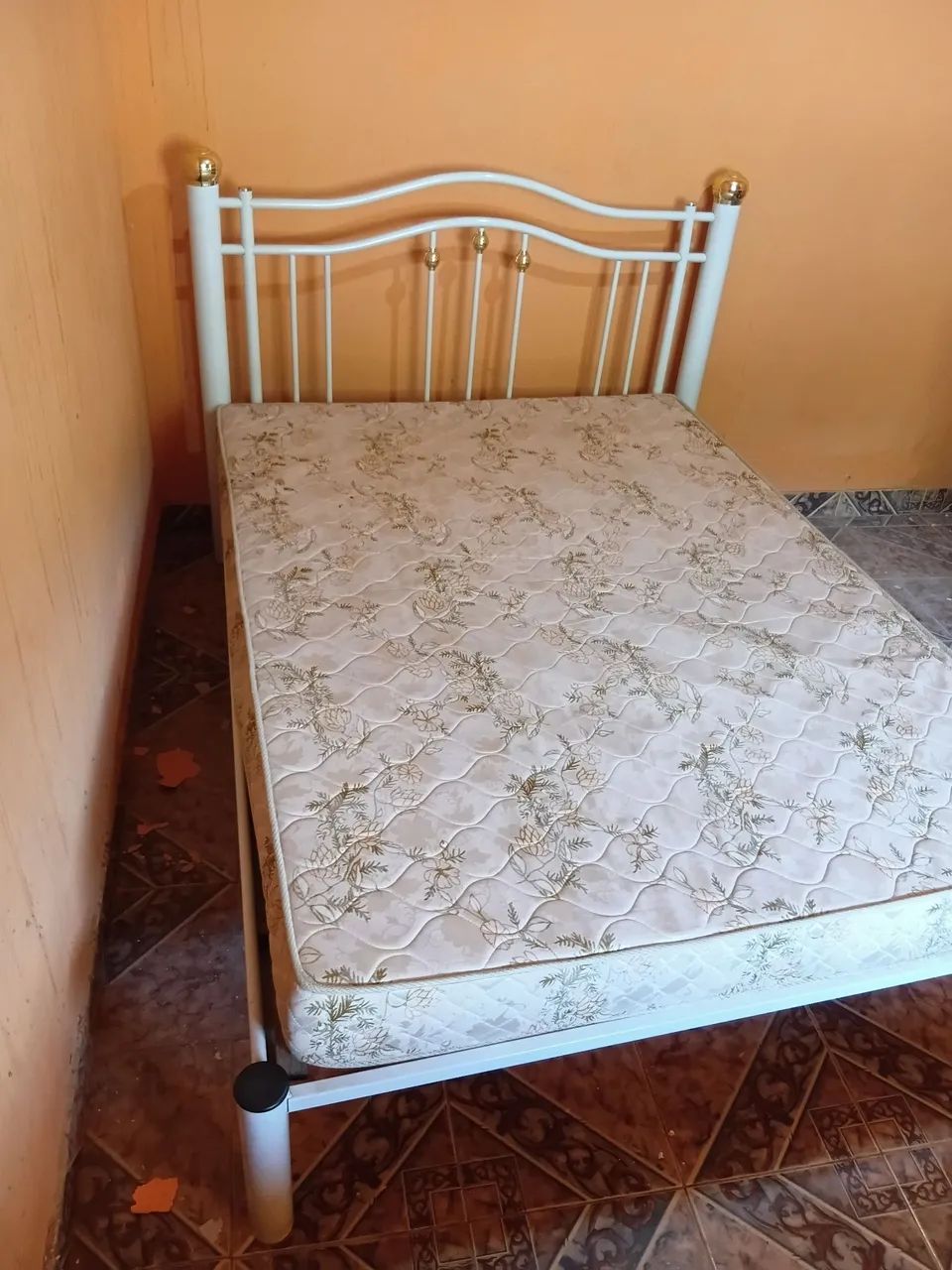 Cama de casal com colchão  - Foto 2