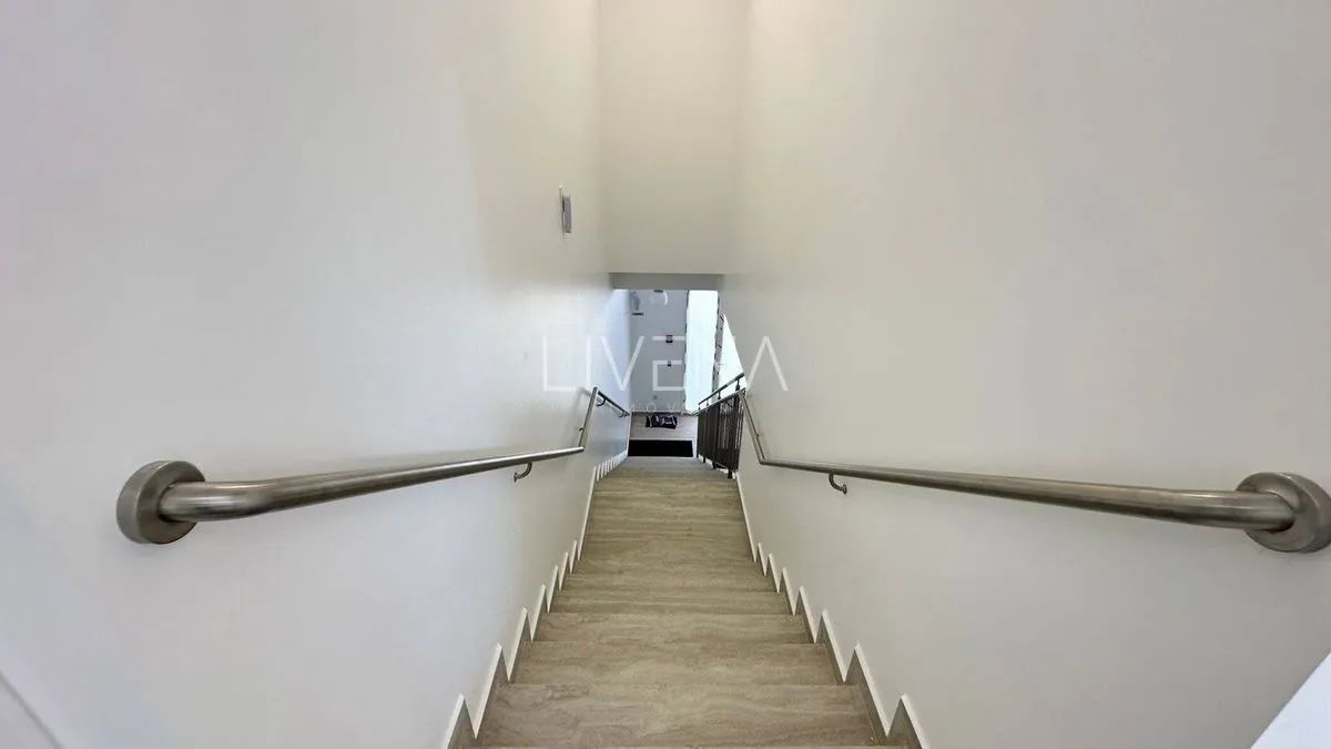 SALA COMERCIAL DE 130M² PARA CONSULTORIOS, PROXIMO A UNIMED - Foto 10