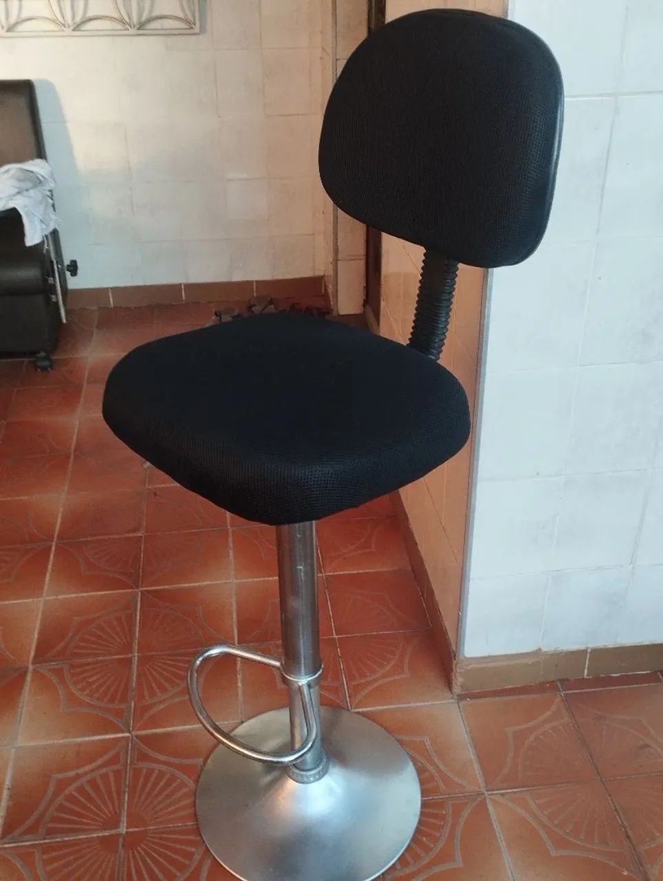 Cadeira caixa alta  - Foto 2