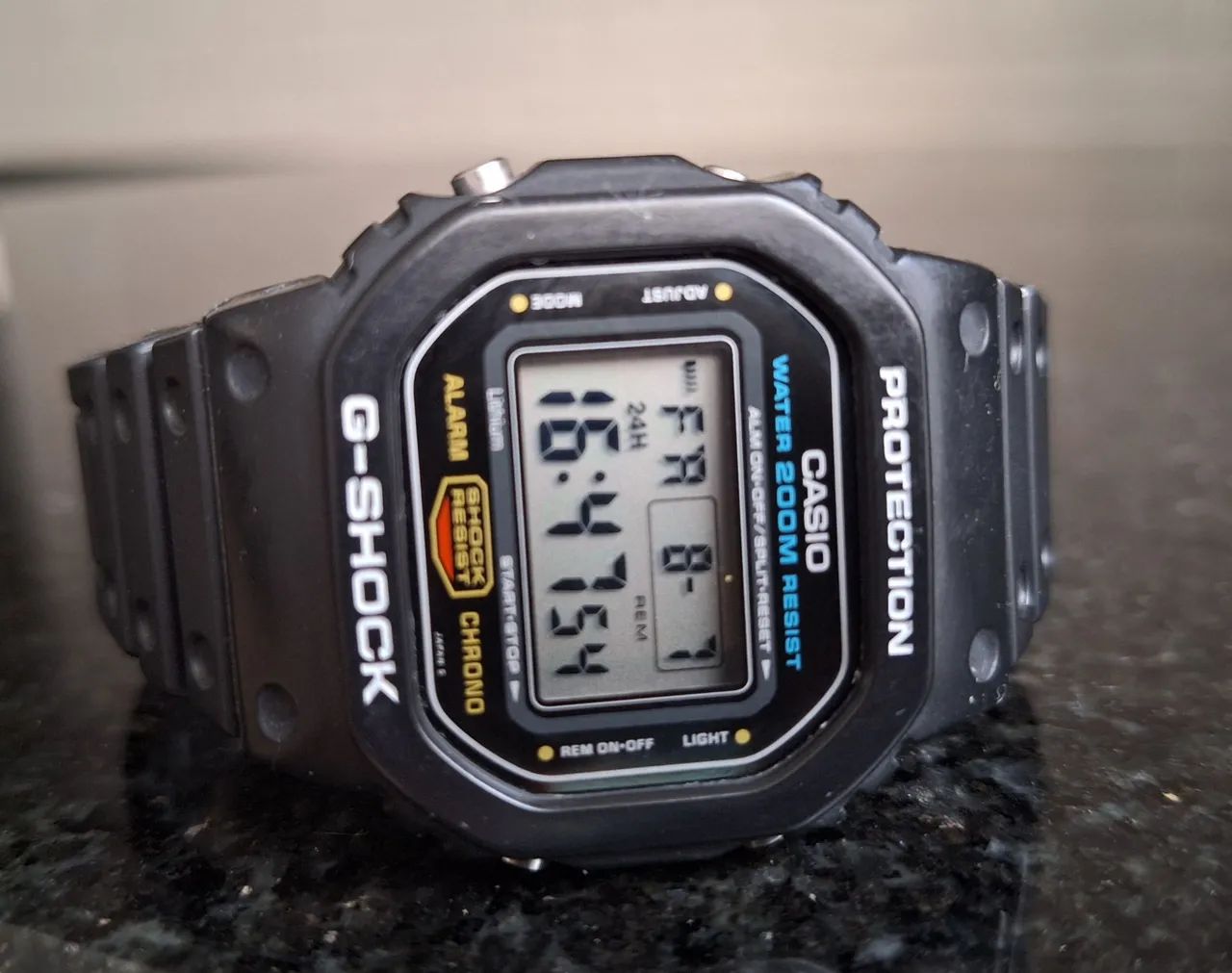 Casio G-shock dw 5600 aço fundo de rosca 