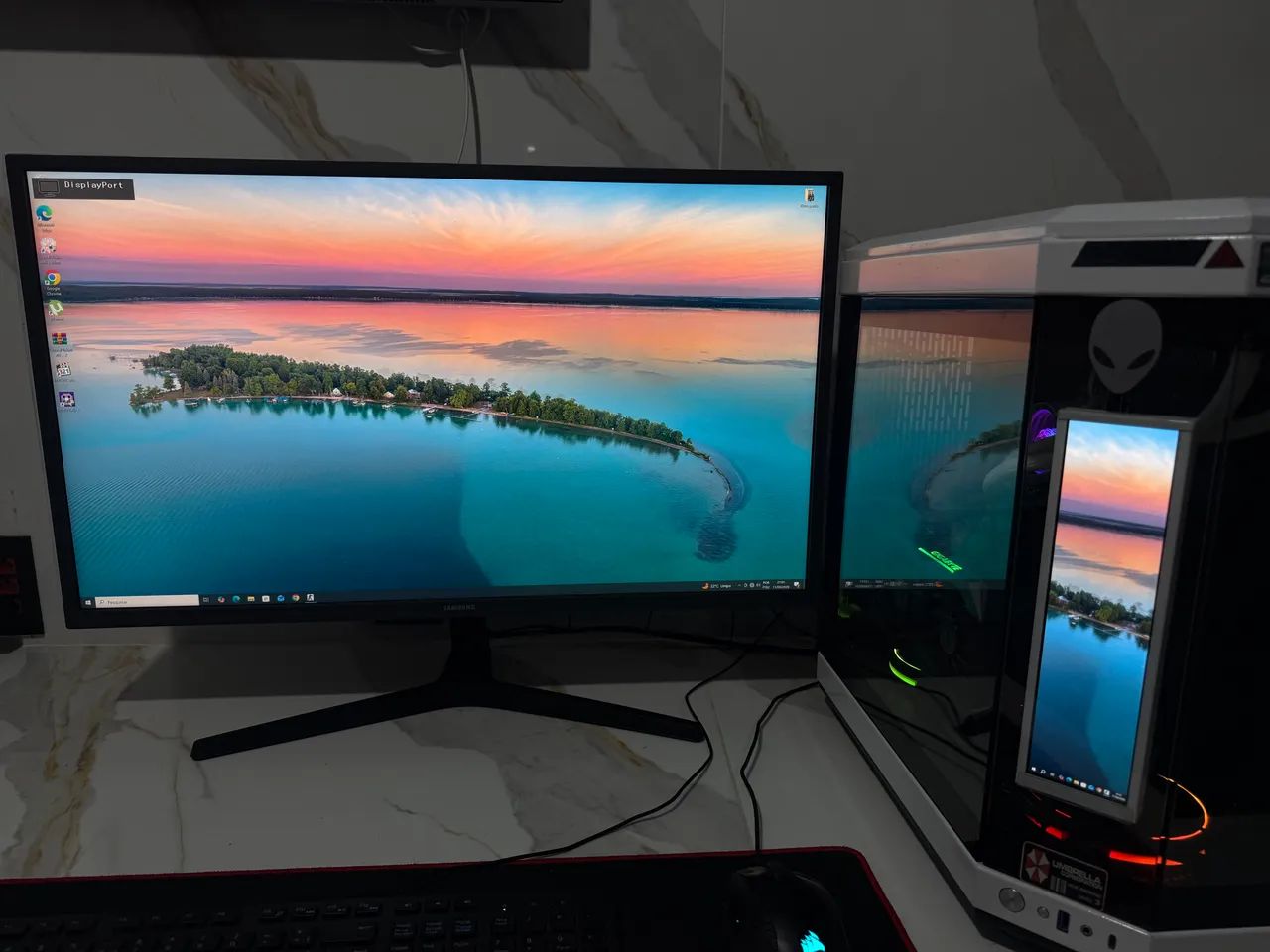 Monitor 32? UHD UJ59 zero no Plástico Faço Catira