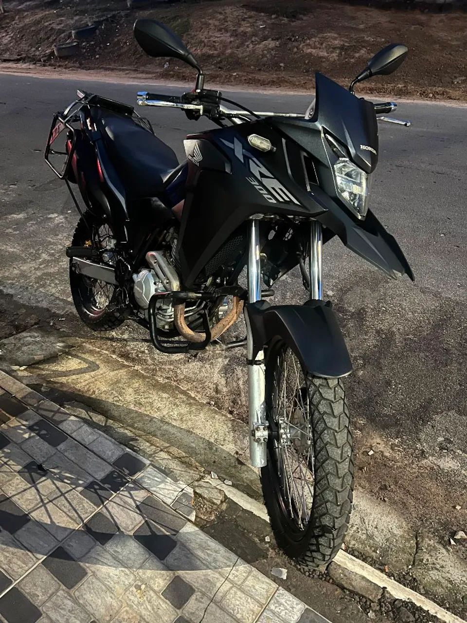 XRE  300 